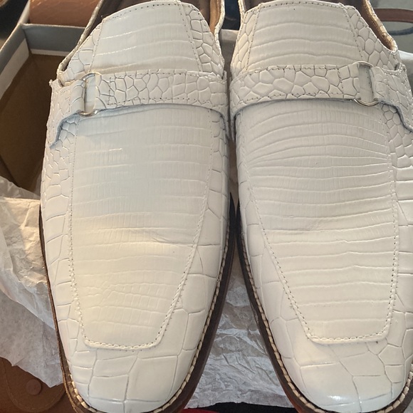 White Stacy Adams Memory Foam slightly used Gators - Picture 2 of 5